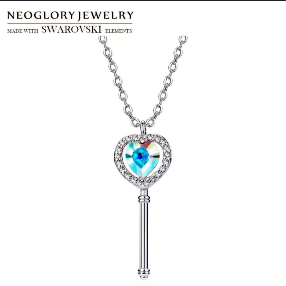 BNIB! NEOGLORY SWAROVSKI CRYSTAL LOVER’S KEY PENDANT IN PLATINUM PLTD 925 SILVER